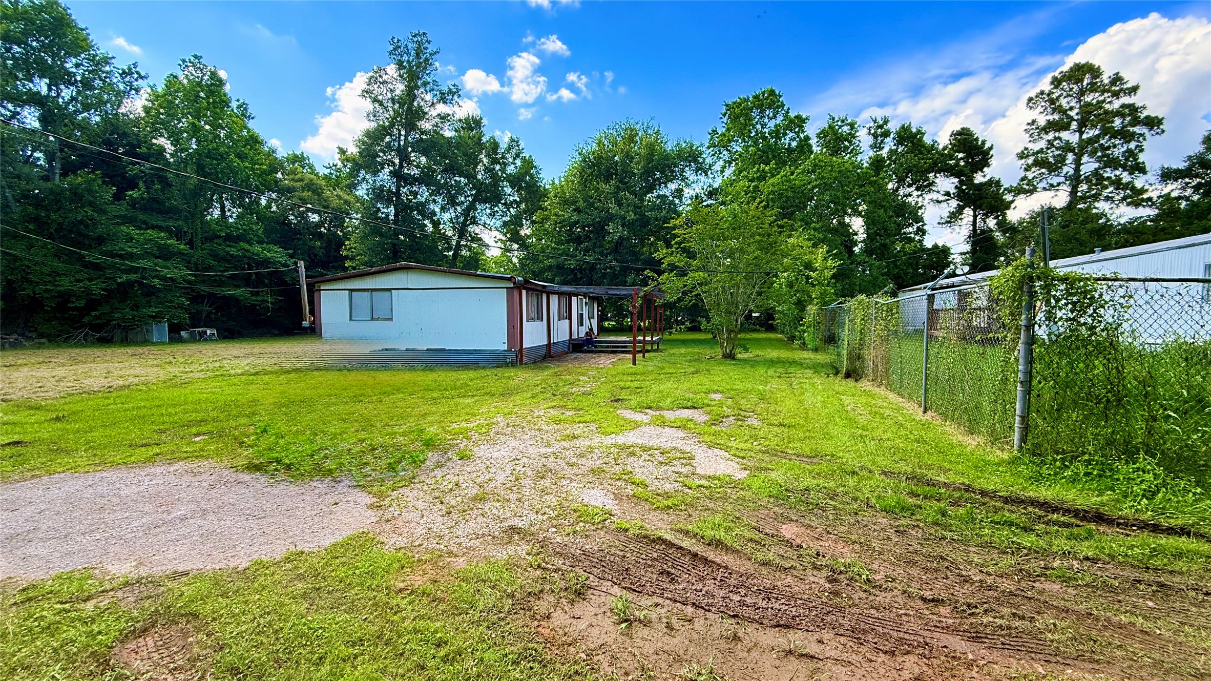 833 Beach Airport Road Conroe, TX 77301 - Photo 7 of 19