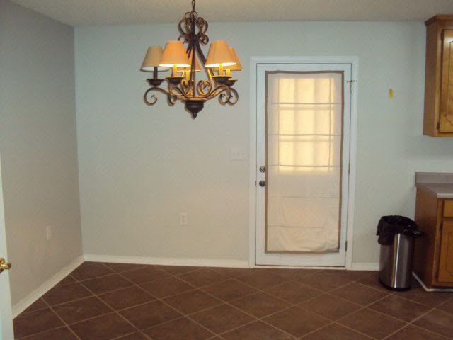 605 West 9th Street Bay Minette, AL 36507 - Photo 15 of 16 Breakfast Area