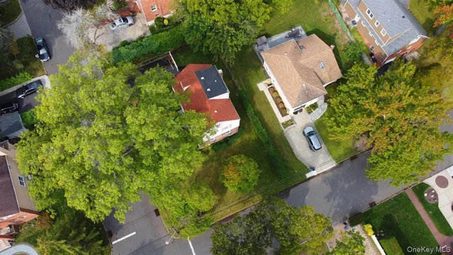 $995,000 | 106 Grandview Avenue, Great Neck, NY 11020