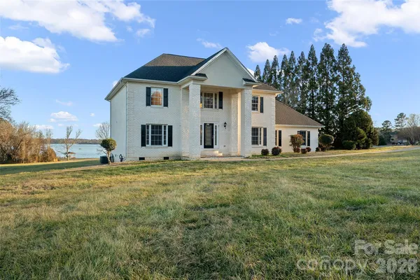 $465,000 | 307 Cross Creek Drive, Cherryville, NC 28021