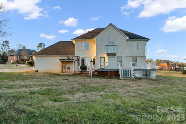 $465,000 | 307 Cross Creek Drive, Cherryville, NC 28021