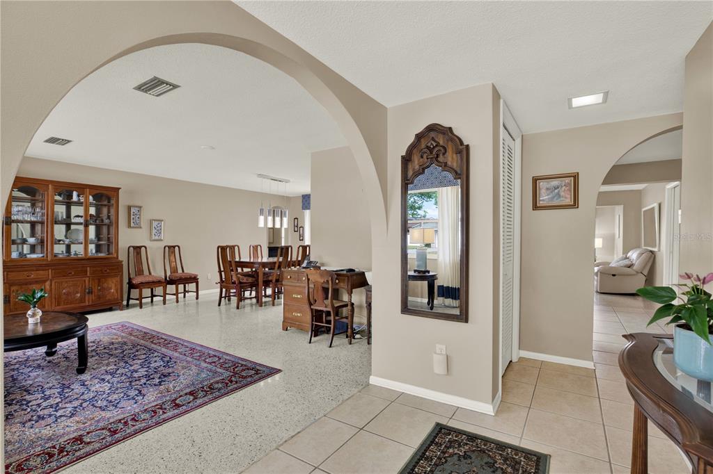 11235 Apache Place Largo, FL 33774 - Photo 4 of 34