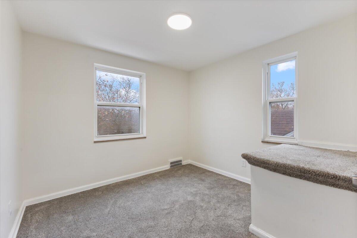 11059 Lakepointe Street Detroit, MI 48224 - Photo 11 of 29 17-IMG_1577