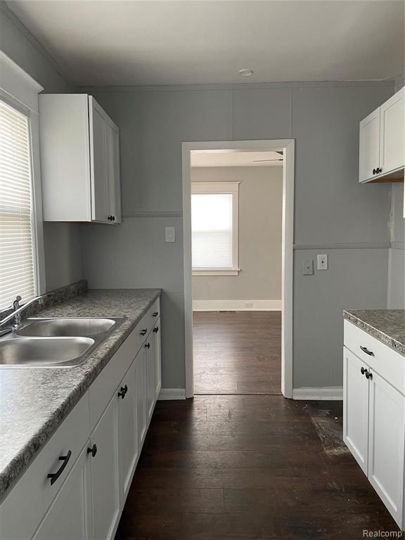 25 Kemp Street Pontiac, MI 48342 - Photo 3 of 7