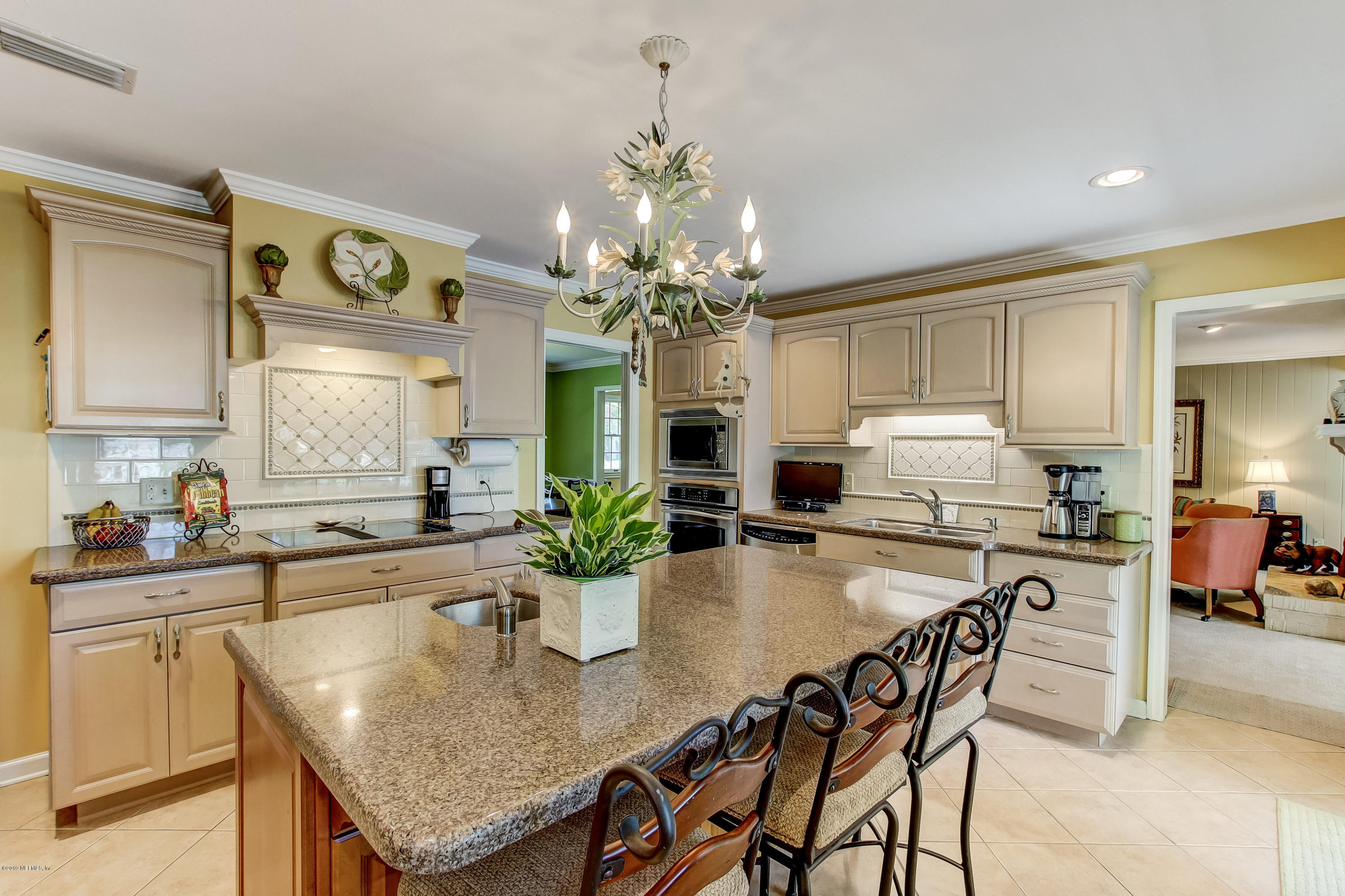 4632 Prince Edward Road Jacksonville, FL 32210 - Photo 15 of 61 Island Breakfast Bar