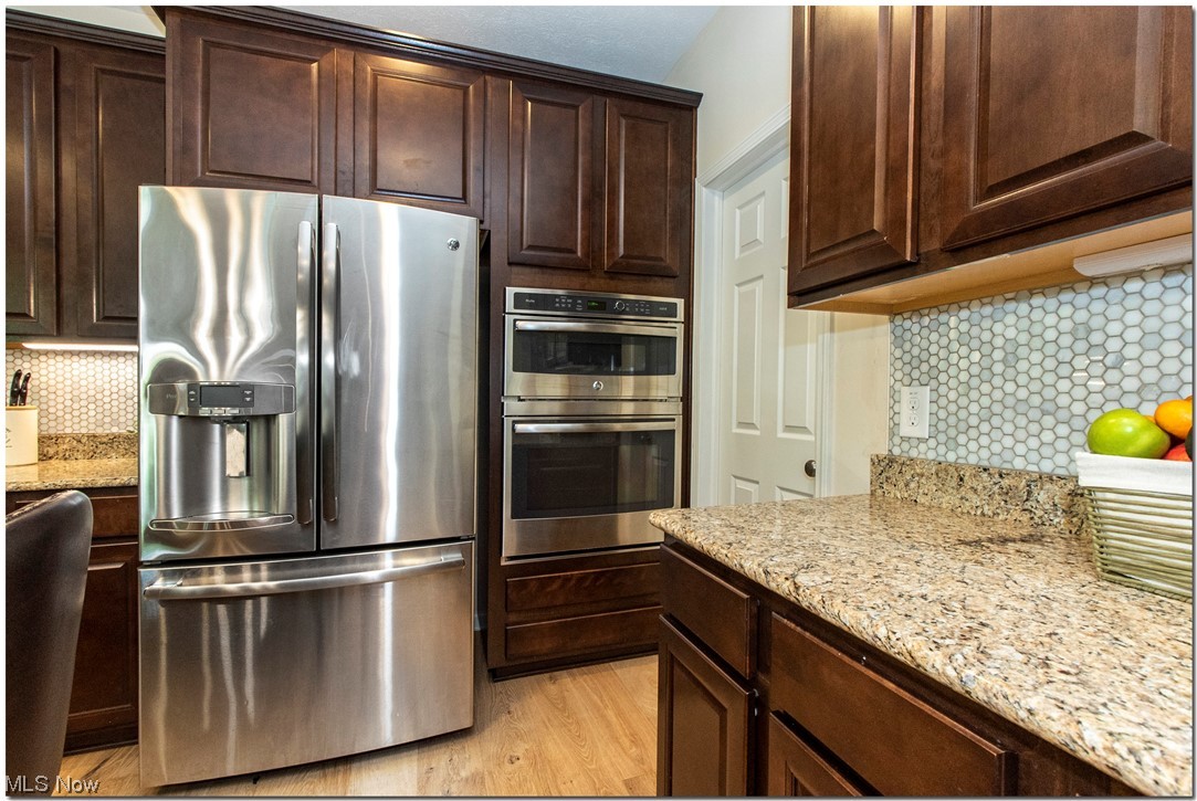 156 Burwick Road Cleveland, OH 44143 - Photo 9 of 31 STAINLESS STEEL APPLIANCES