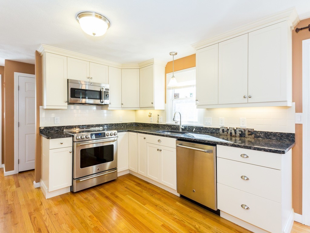 130 College Farm Road Waltham, MA 02451 - Photo 3 of 18 Gallery Image 3