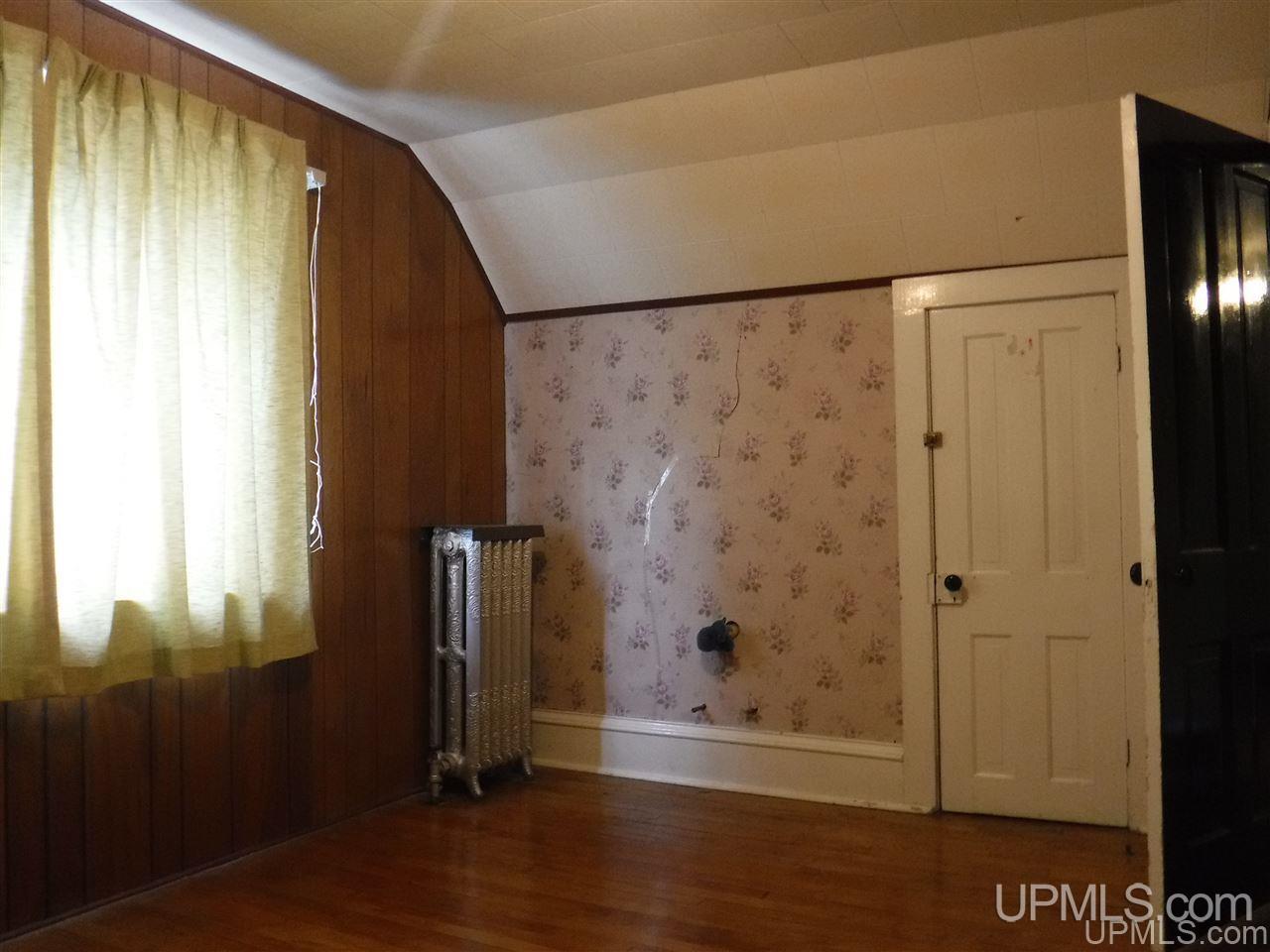 332 Kearsarge Street Calumet, MI 49913 - Photo 29 of 35