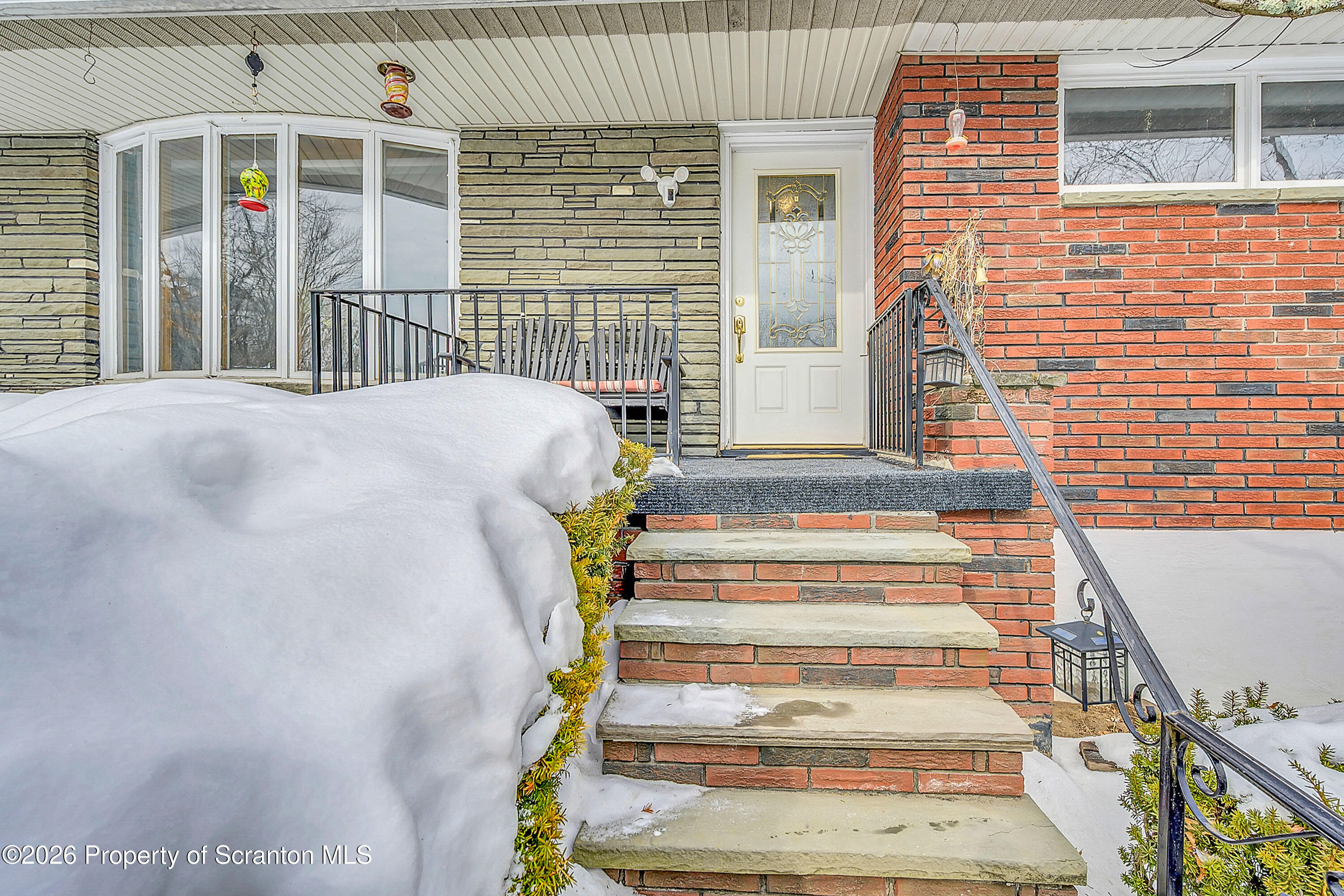 108 West Mountain Road Scranton, PA 18504 - Photo 2 of 52 Porch