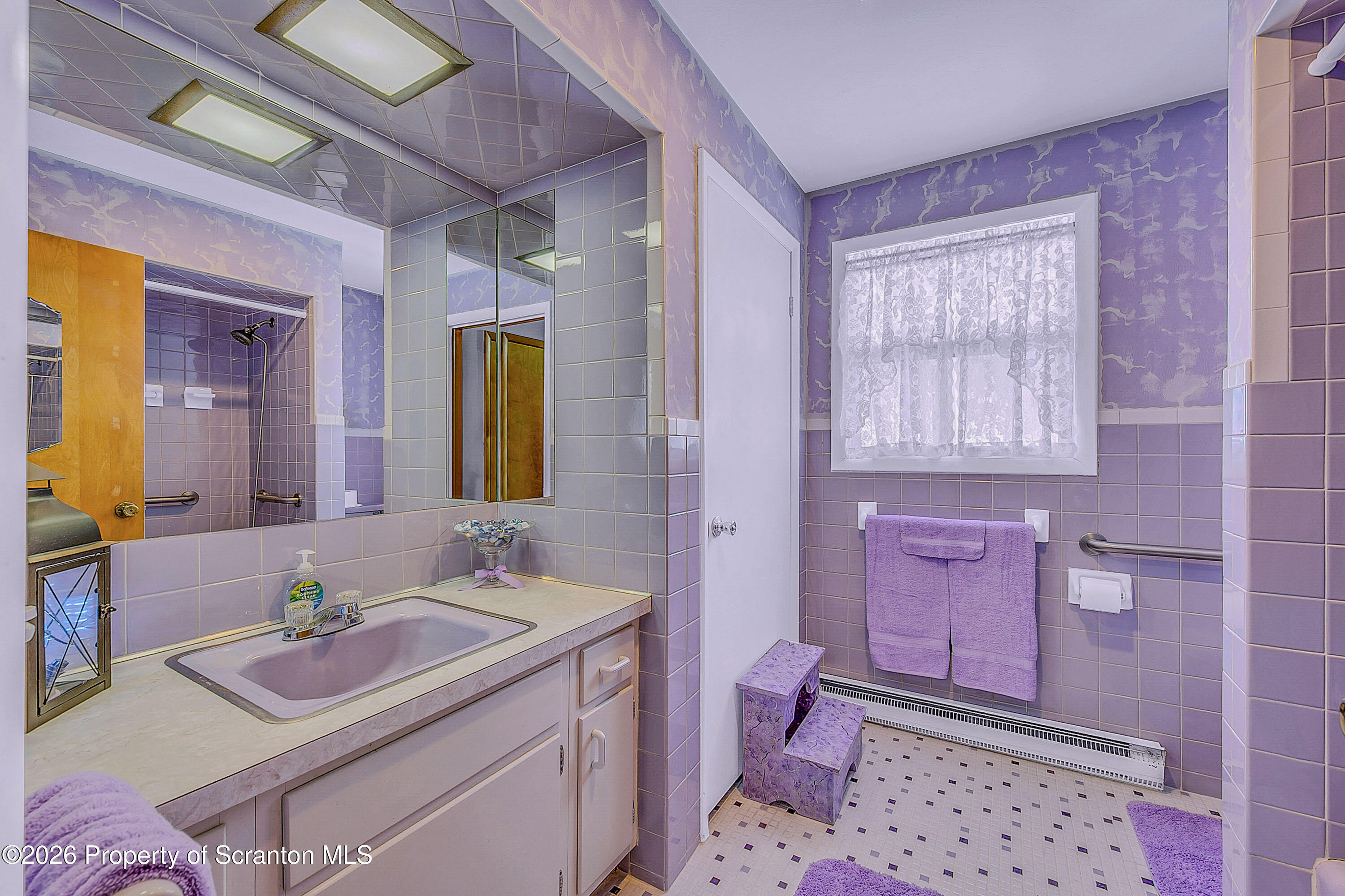 108 West Mountain Road Scranton, PA 18504 - Photo 24 of 52 Full Bathroom