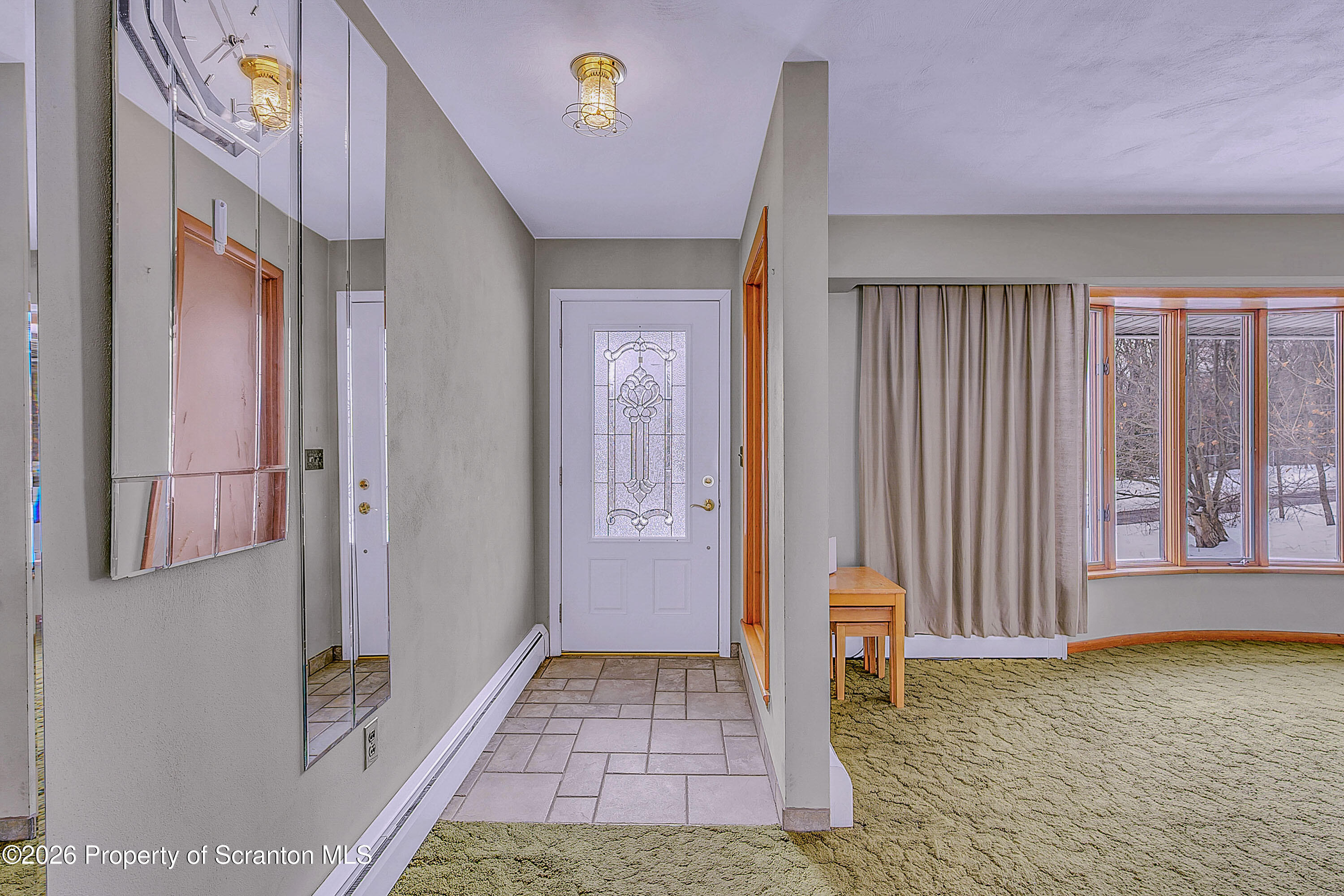 108 West Mountain Road Scranton, PA 18504 - Photo 4 of 52 Foyer