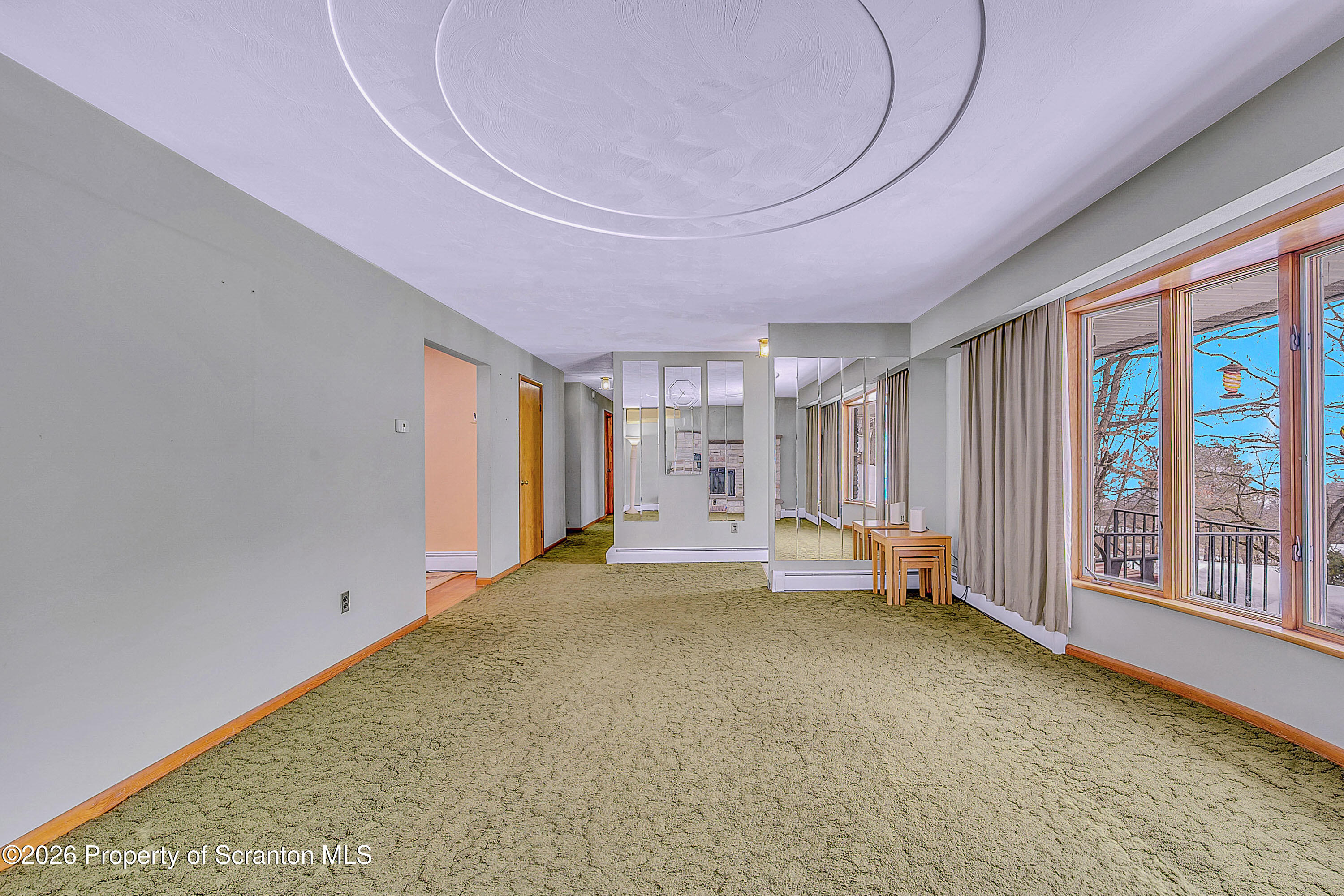 108 West Mountain Road Scranton, PA 18504 - Photo 6 of 52 Living Room