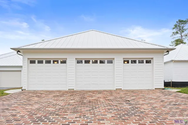 $595,000 | 13900 Savannah Drive, St. Francisville, LA 70775