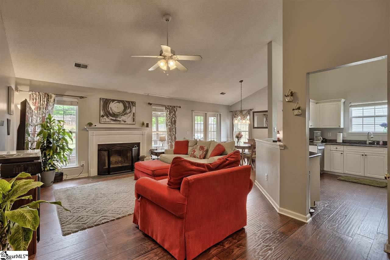 106 Appleton Lane Mauldin, SC 29662 - Photo 3 of 35 Gallery Image 3