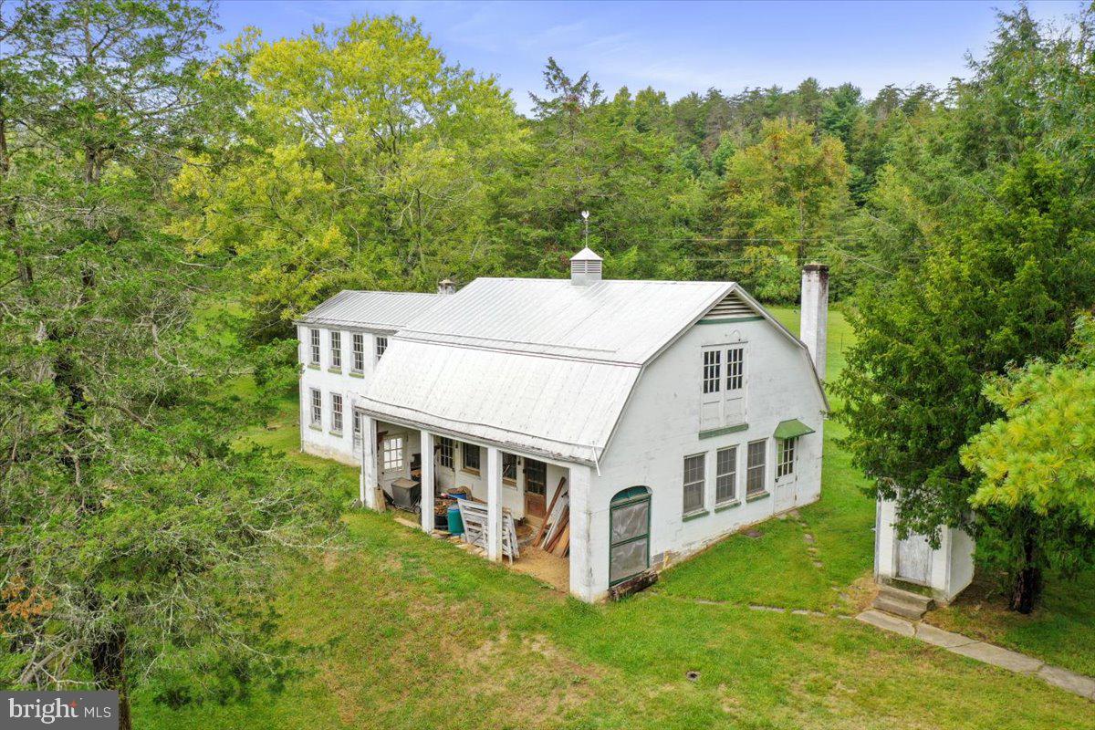12465 Supinlick Ridge Road Edinburg, VA 22824 - Photo 15 of 76 Barn