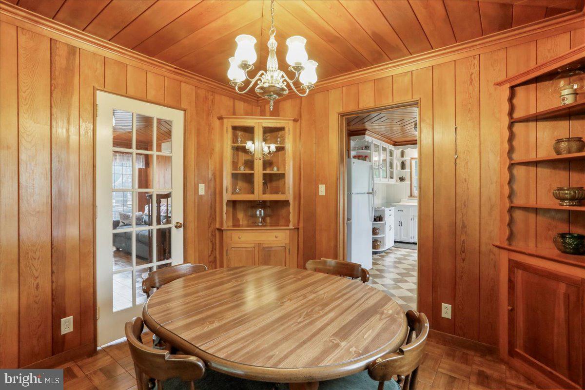 12465 Supinlick Ridge Road Edinburg, VA 22824 - Photo 35 of 76 Dining Room w/built ins