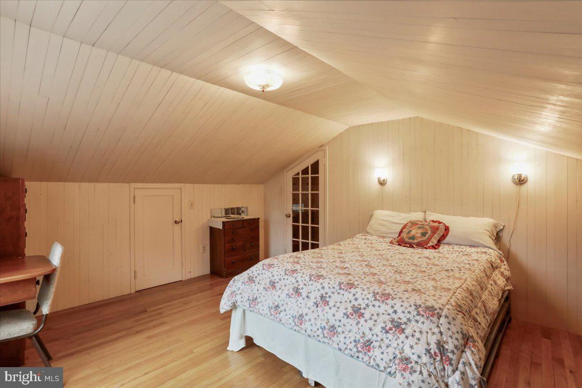 12465 Supinlick Ridge Road Edinburg, VA 22824 - Photo 42 of 76 upstairs bedroom
