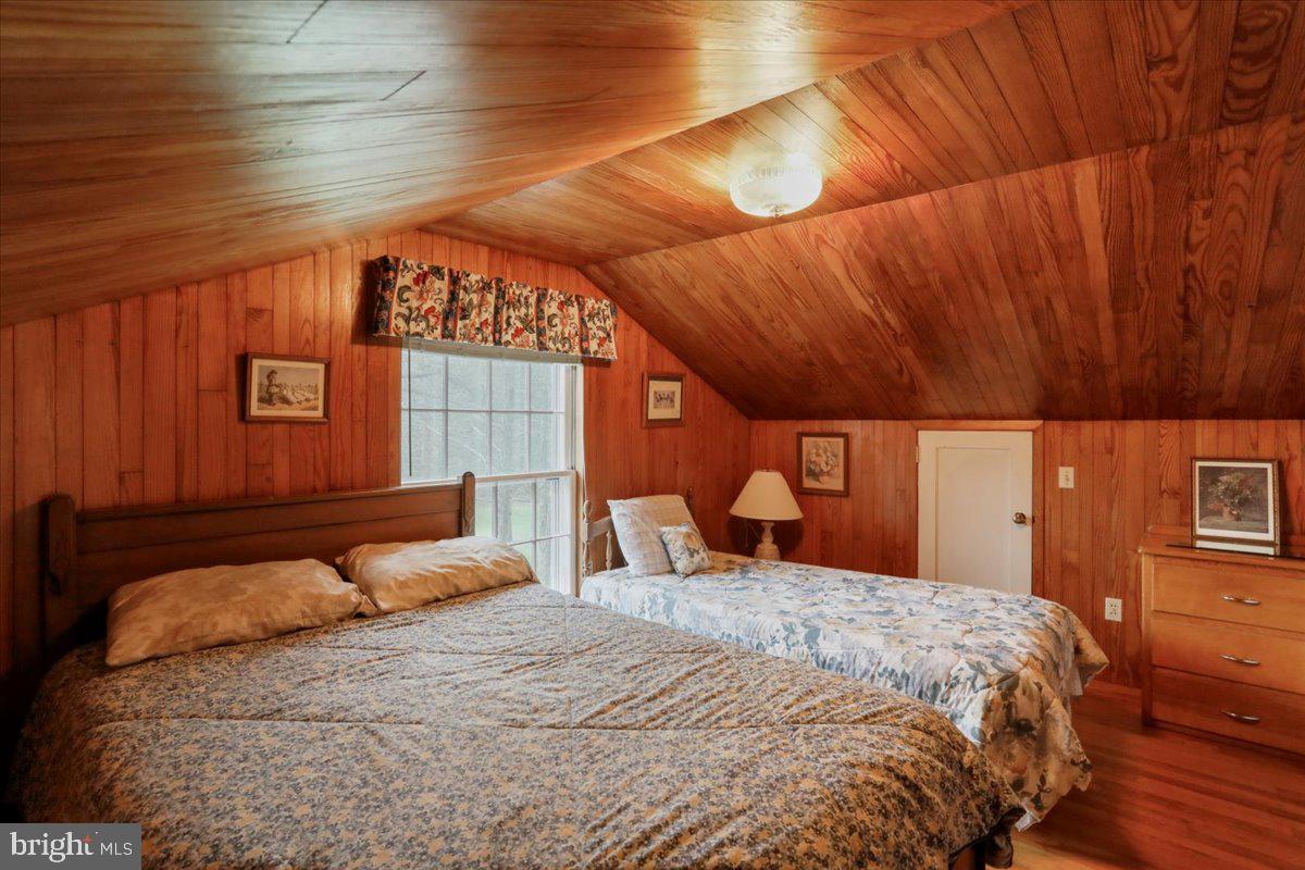 12465 Supinlick Ridge Road Edinburg, VA 22824 - Photo 46 of 76 upstairs bedroom