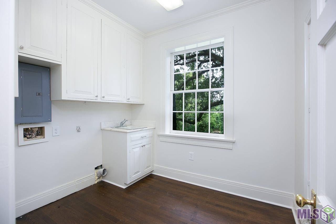 4756 Highland Road Baton Rouge, LA 70808 - Photo 30 of 42 Oversized Laundry& Ironing Room