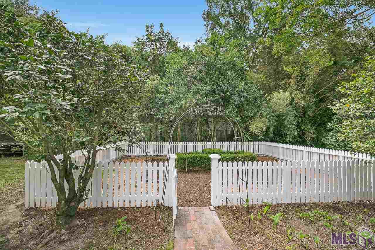 4756 Highland Road Baton Rouge, LA 70808 - Photo 34 of 42 Private Garden