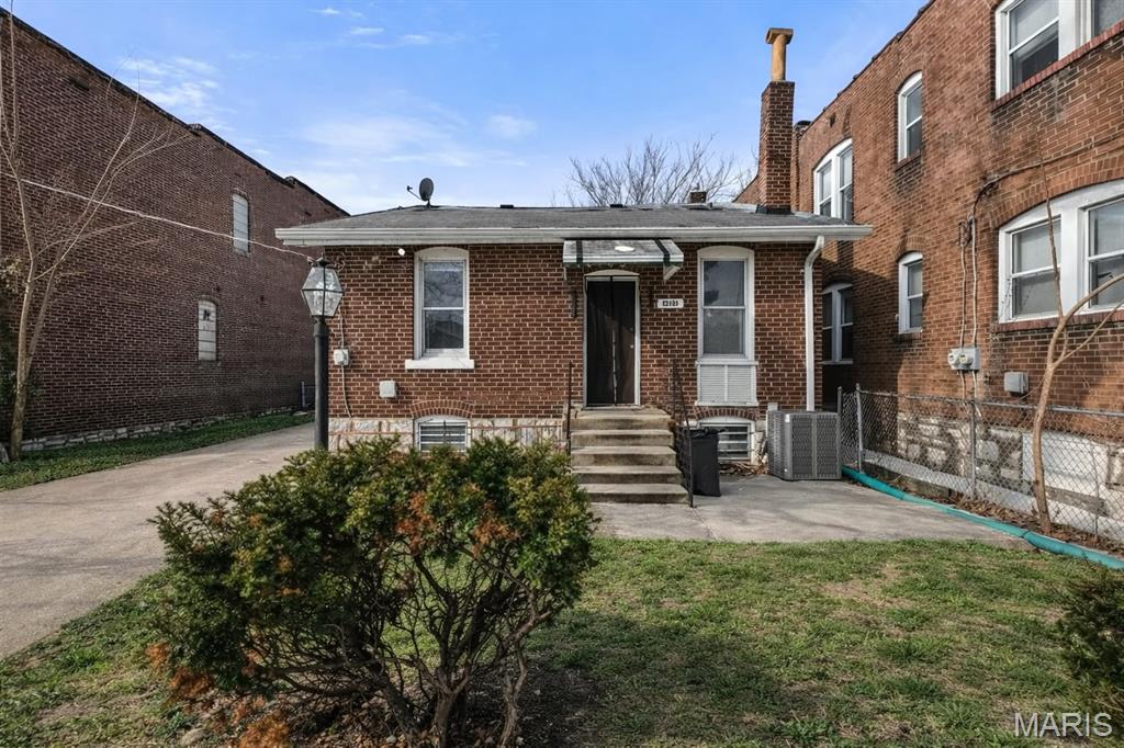 4338 Oregon Avenue St. Louis, MO 63111 - Photo 2 of 23