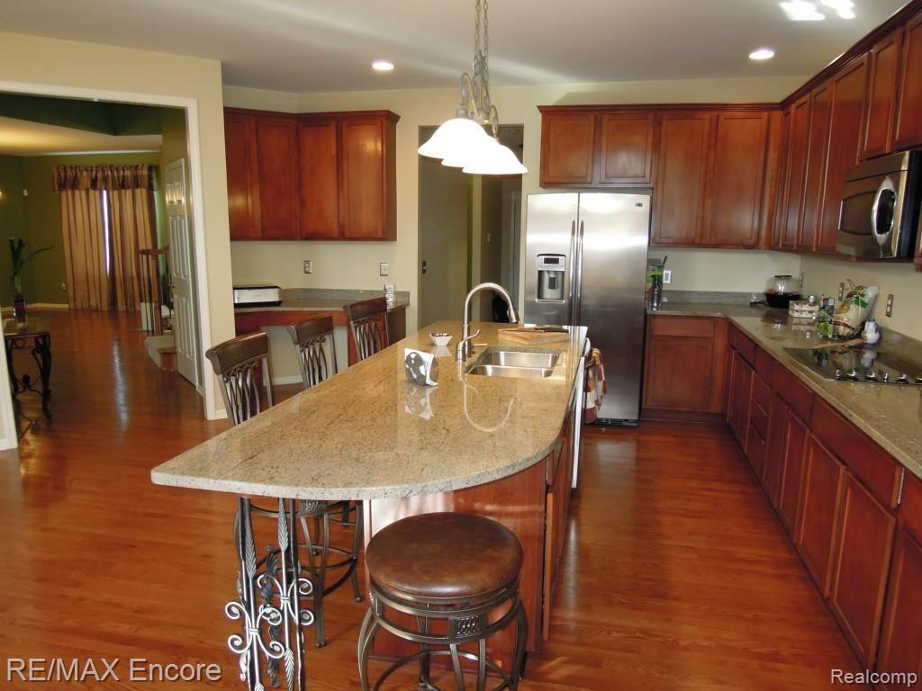3822 Windingbrook Circle, Unit 8 Rochester Hills, MI 48309 - Photo 17 of 64