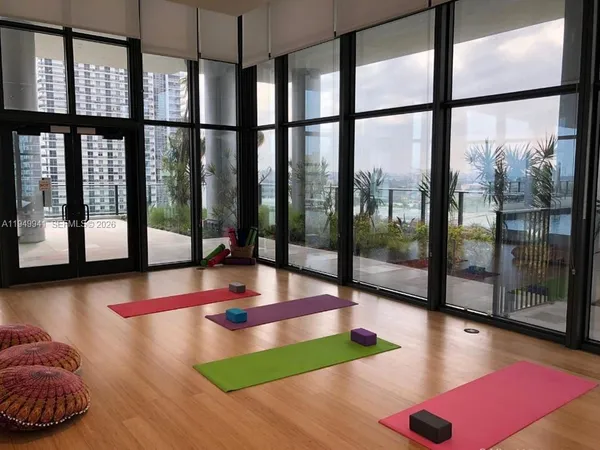 $3,300 | 1600 Northeast 1st Avenue, Unit 2012, Miami, FL 33132