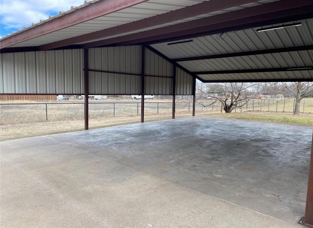 826 Gilliland Road Springtown, TX 76082 - Photo 5 of 27