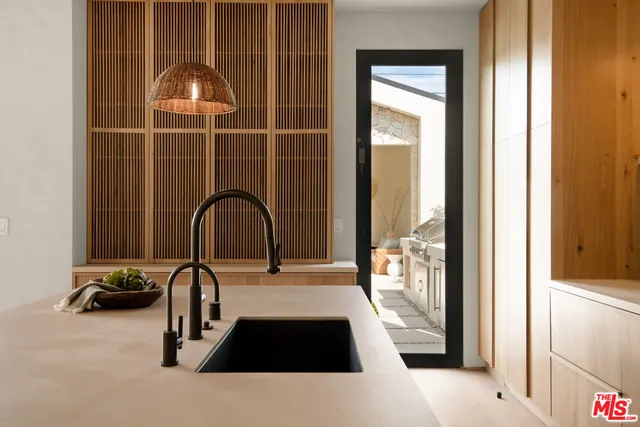 $3,395,000 | 4500 Calhoun Avenue, Sherman Oaks, CA 91423