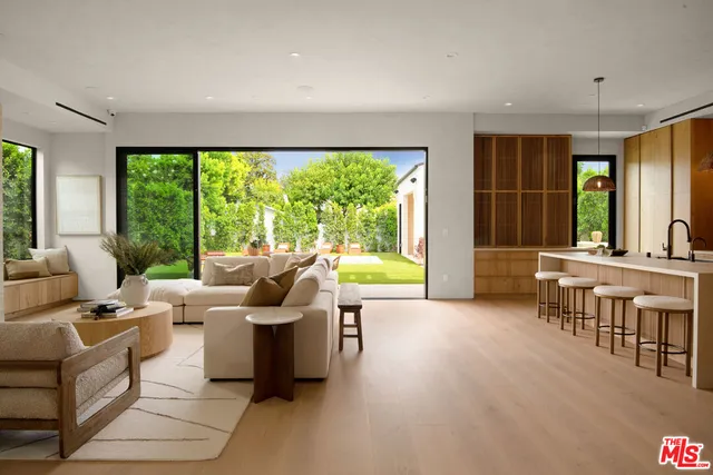 $3,395,000 | 4500 Calhoun Avenue, Sherman Oaks, CA 91423