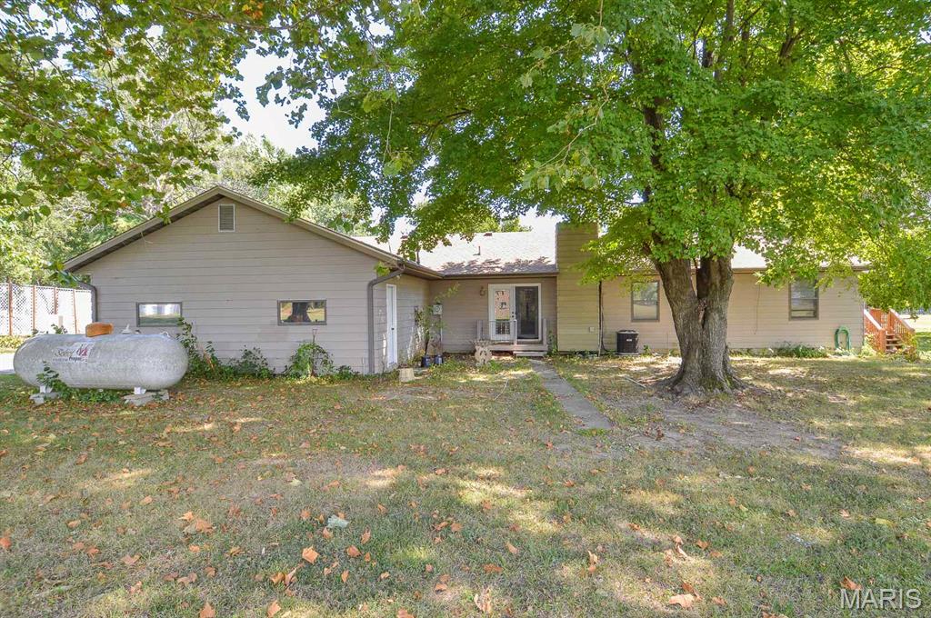 2129 Clover Leaf School Road Belleville, IL 62223 - Photo 14 of 42 Gallery Image 14
