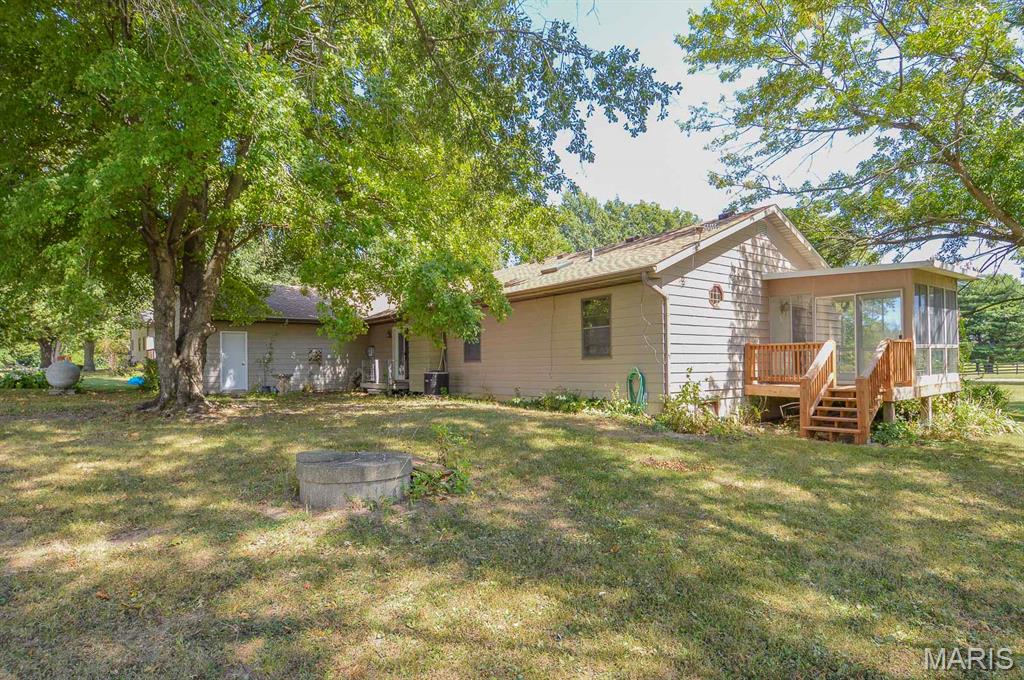 2129 Clover Leaf School Road Belleville, IL 62223 - Photo 15 of 42 Gallery Image 15