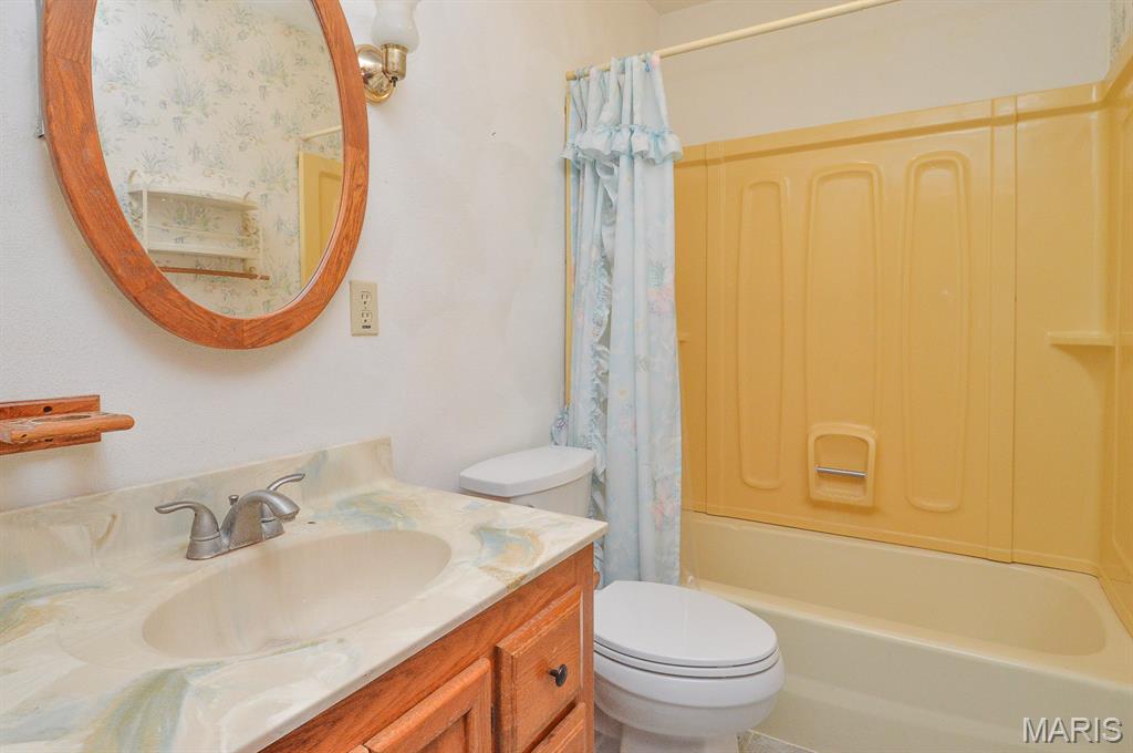2129 Clover Leaf School Road Belleville, IL 62223 - Photo 27 of 42 Gallery Image 27