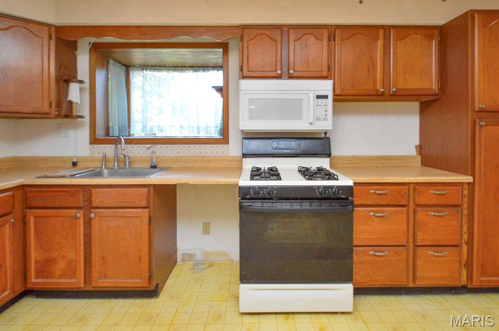 2129 Clover Leaf School Road Belleville, IL 62223 - Photo 33 of 42 Gallery Image 33