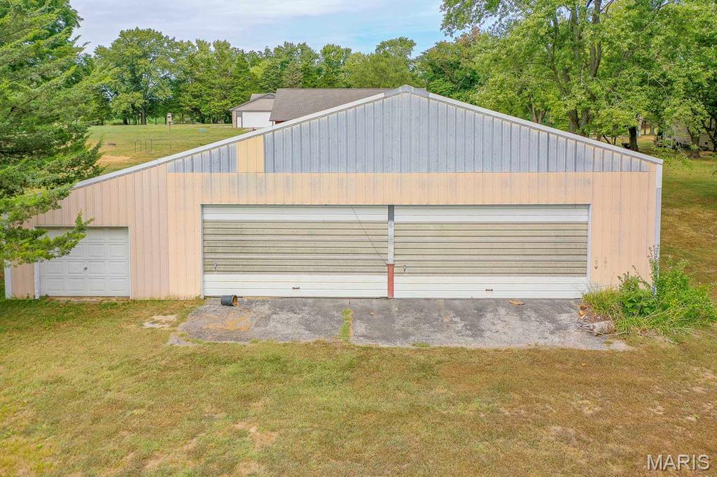 2129 Clover Leaf School Road Belleville, IL 62223 - Photo 9 of 42 Gallery Image 9