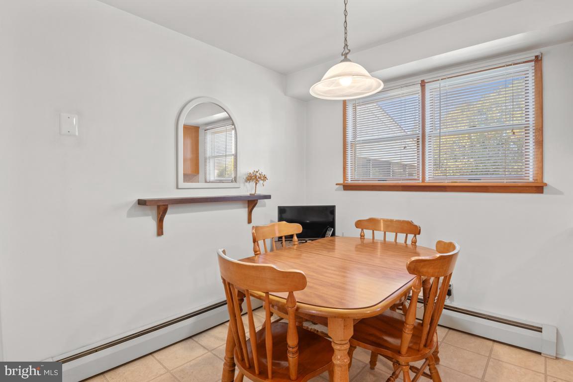 1538 Windmill Road Warminster, PA 18974 - Photo 17 of 32 Breakfast nook