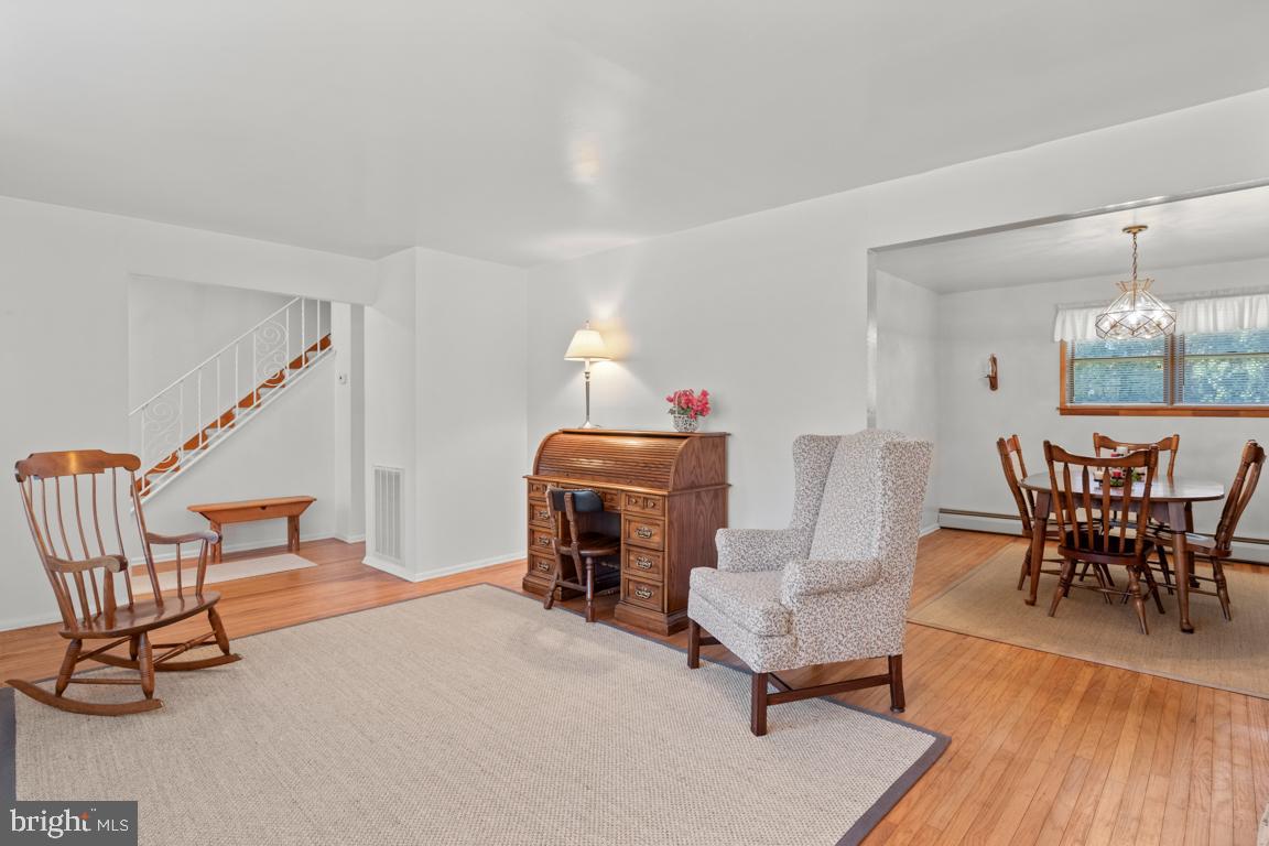 1538 Windmill Road Warminster, PA 18974 - Photo 10 of 32 Living room with hardwood floor