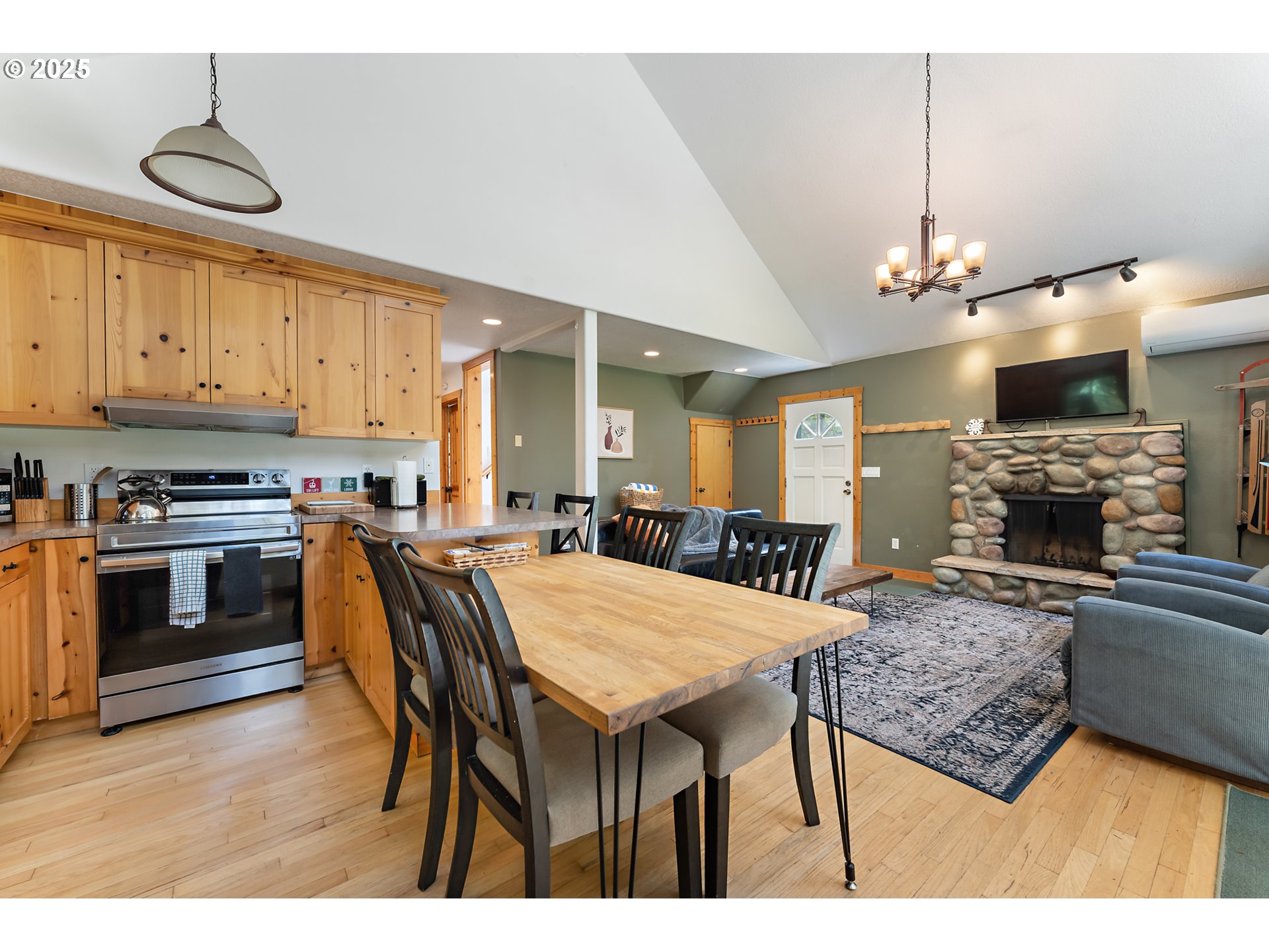 24885 East Arthur Hailey Road Rhododendron, OR 97049 - Photo 12 of 31 Gallery Image 12