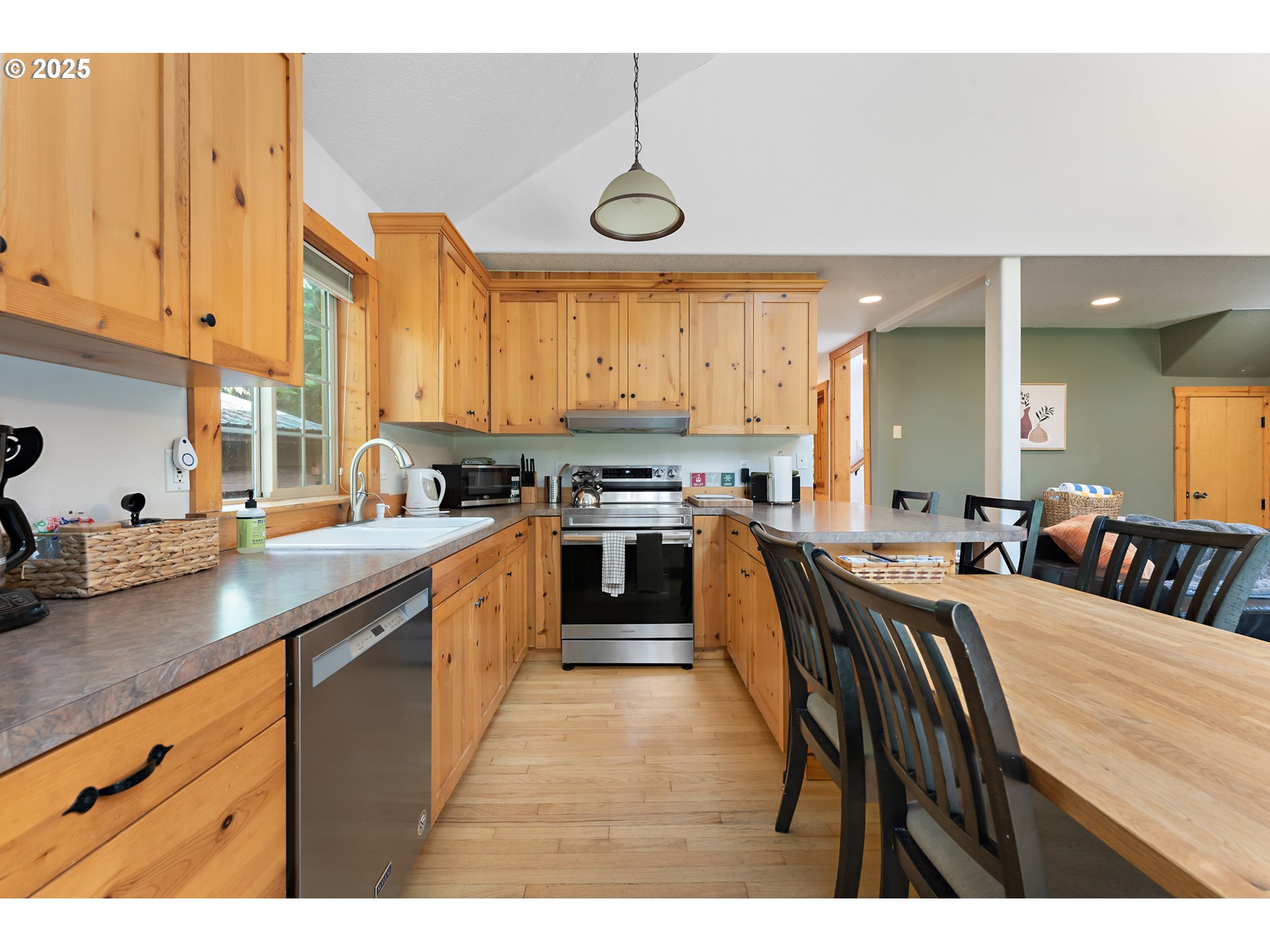 24885 East Arthur Hailey Road Rhododendron, OR 97049 - Photo 13 of 31 Gallery Image 13