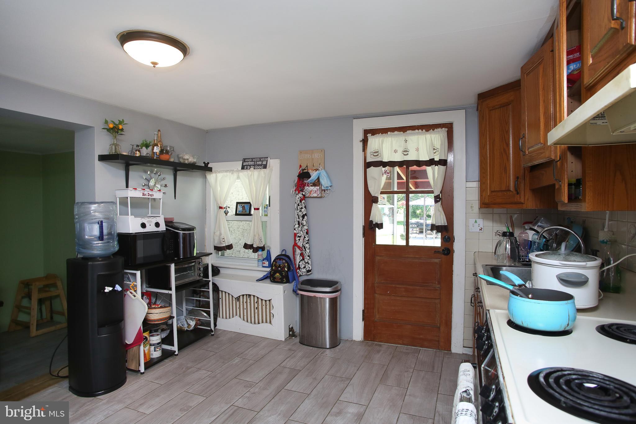 135 Edison Furlong Road Doylestown, PA 18901 - Photo 11 of 24 Kitchen