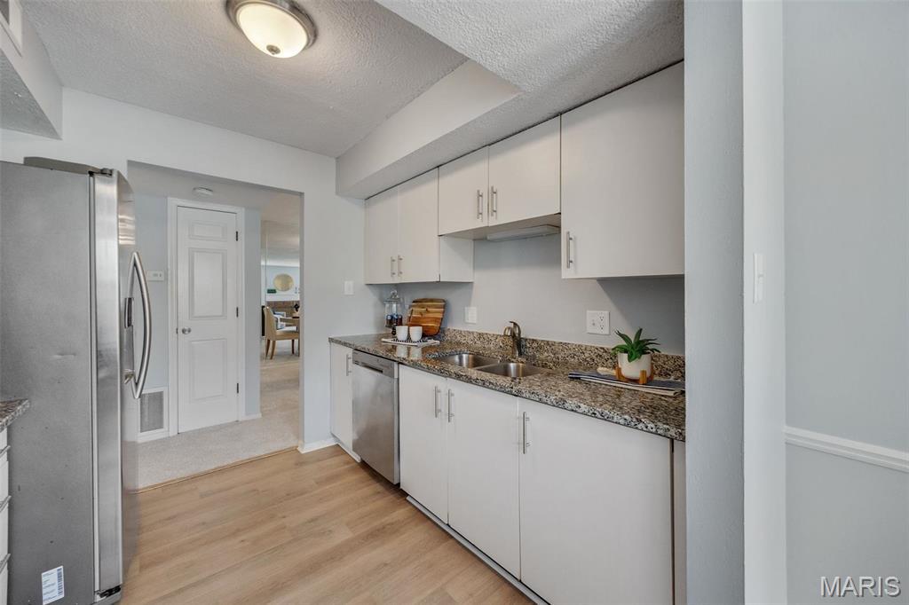 970 North Spoede Road, Unit 32 St. Louis, MO 63146 - Photo 16 of 23 Gallery Image 16