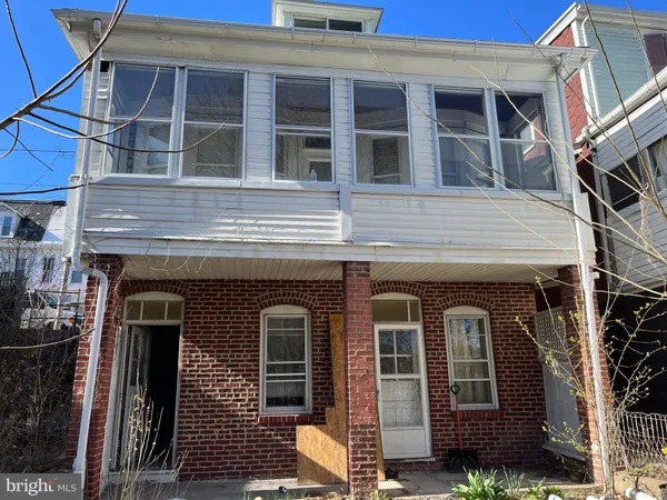 $1,100 | 521 West Race Street, Pottsville, PA 17901