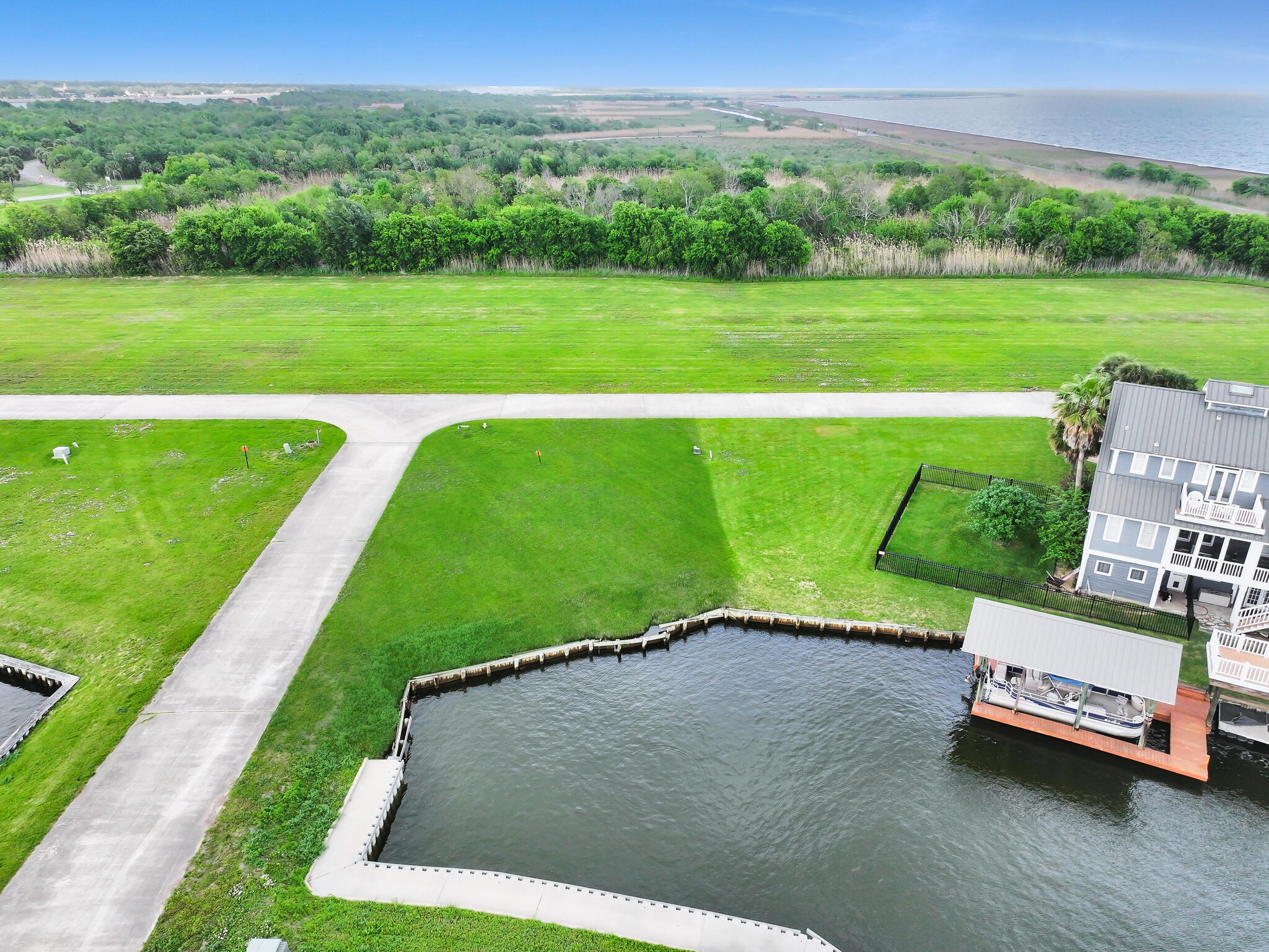 501 Southwind Port Arthur, TX 77640 - Photo 1 of 33 a view of a park with a yard