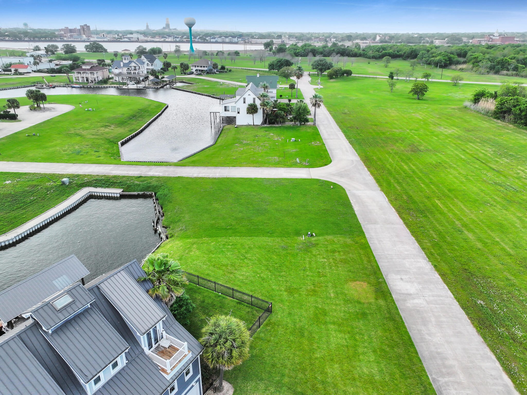 501 Southwind Port Arthur, TX 77640 - Photo 5 of 33 an aerial view of a garden with lawn chairs