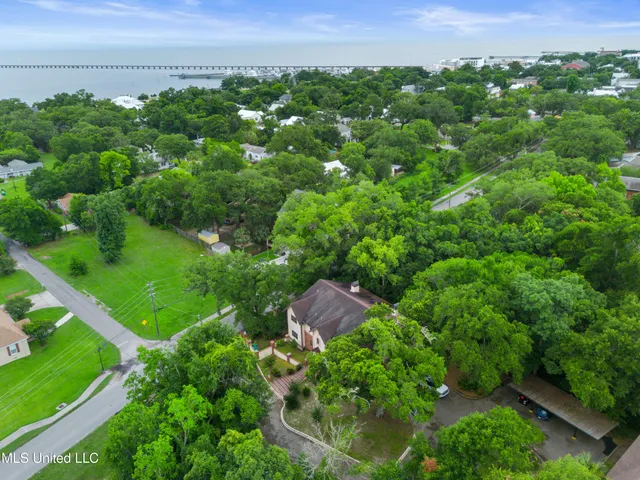 $299,500 | 526 North 2nd Street, Bay St. Louis, MS 39520