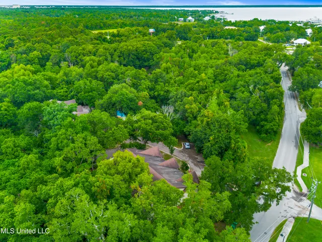 $299,500 | 526 North 2nd Street, Bay St. Louis, MS 39520