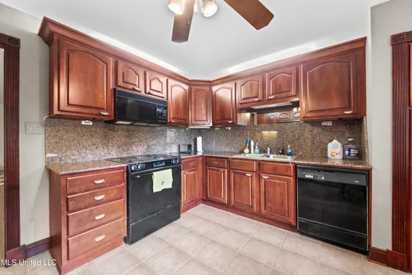 $299,500 | 526 North 2nd Street, Bay St. Louis, MS 39520