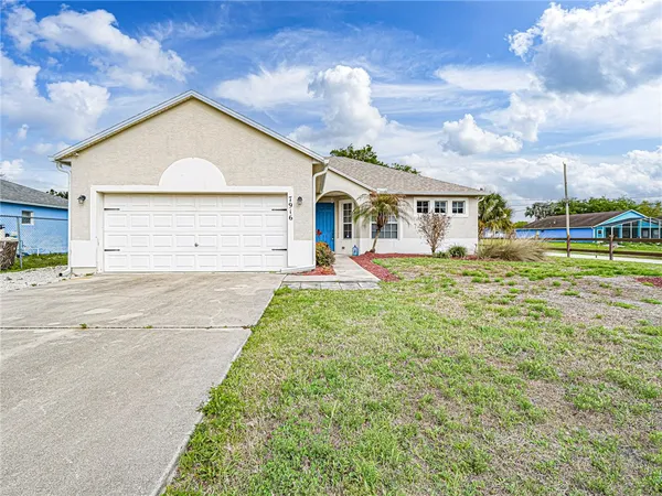$2,300 | 7916 105th Court, Vero Beach, FL 32967