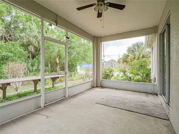 $2,300 | 7916 105th Court, Vero Beach, FL 32967