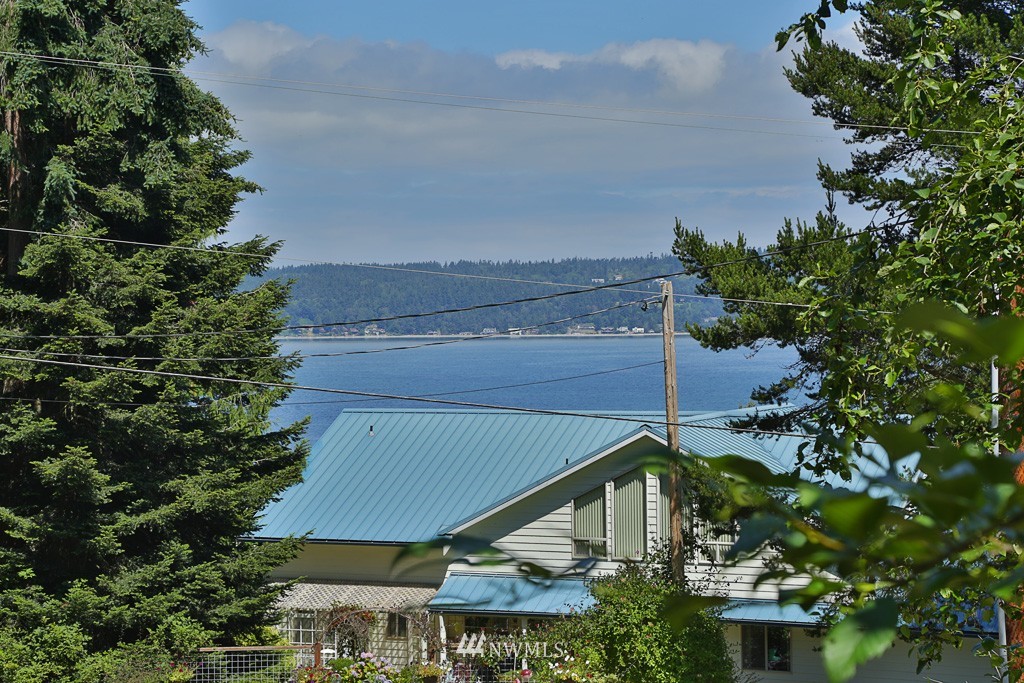 2470 North Bluff Road Greenbank, WA 98253 - Photo 1 of 14 Gallery Image 1